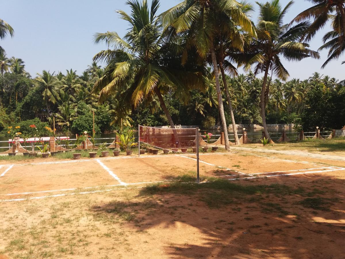 Travancore Island Resort Thiruvananthapuram Exterior foto